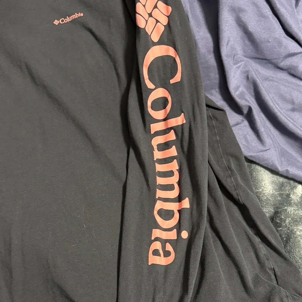 Columbia women’s Black and pink Long Sleeve Tee - Picture 2 of 6